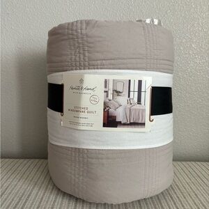 NWT Full/Queen Grid Stitched Quilt Taupe/ Green/ Cream - Hearth & Hand